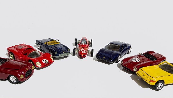 Où trouver des voitures de sport en miniature ?