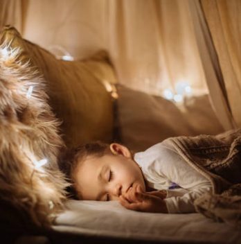 Pourquoi la veilleuse est-elle importante pour le sommeil des tout petits ?