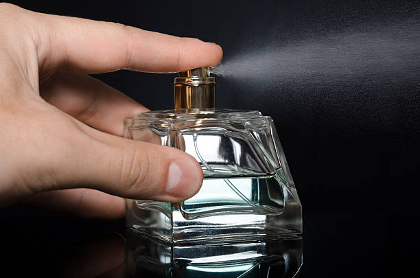 Pourquoi les parfums se dispersent dans l’air ?