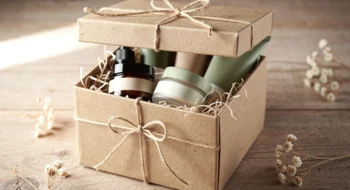 Coffrets cadeaux : offrir des cosmétiques naturels avec style
